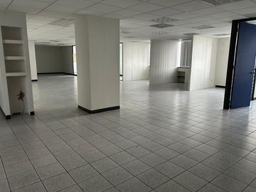 RENTA DE OFICINAS EN AV. LOMAS VERDES A $300.00 M2, NAUCALPAN DE JUAREZ, ESTADO DE MEXICO.