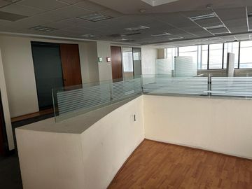 RENTA DE OFICINAS EN AV. LOMAS VERDES A $300.00 M2, NAUCALPAN DE JUAREZ, ESTADO DE MEXICO.