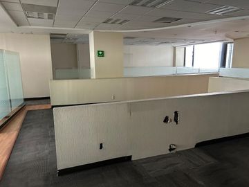 RENTA DE OFICINAS EN AV. LOMAS VERDES A $300.00 M2, NAUCALPAN DE JUAREZ, ESTADO DE MEXICO.
