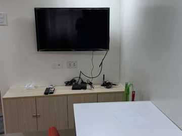 Condo Unit for Rent in  Victoria de Manila 2