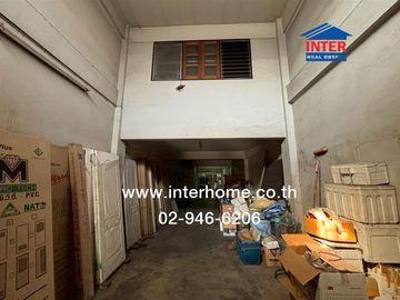 Four-story commercial building, 35.9 sq.wah. Located near Maruay Market, opposite Siam Commercial Bank, Nimitmai branch, on Nimitmai Road, Lam Luk Ka,