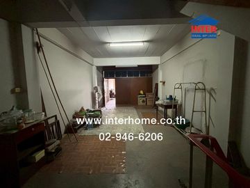 Four-story commercial building, 35.9 sq.wah. Located near Maruay Market, opposite Siam Commercial Bank, Nimitmai branch, on Nimitmai Road, Lam Luk Ka,