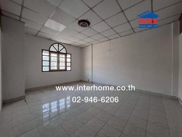 Two-story townhome, 67 sq.wa., Intravilla Village, near Big C Kanlapaphruek, Soi Kanlapaphruek 6, Kanlapaphruek Road, Phasi Charoen District, Bangkok.