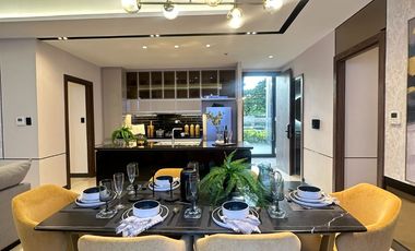 50B Penthouse Le Pont Residences
