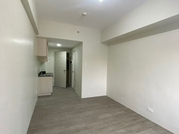 5min walk to UST! Nearly turnover condo in Laong Laan Sampaloc Manila