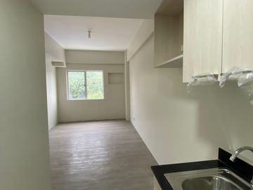 5min walk to UST! Nearly turnover condo in Laong Laan Sampaloc Manila
