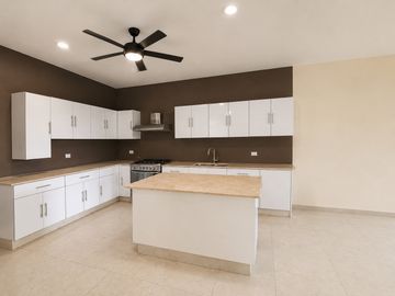 SE VENDE CASA RESIDENCIAL VILLA MAGNA DE OPORTUNIDAD PARA INVERSIONISTAS CANCUN