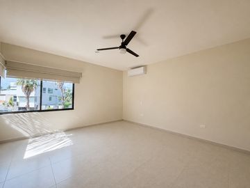 SE VENDE CASA RESIDENCIAL VILLA MAGNA DE OPORTUNIDAD PARA INVERSIONISTAS CANCUN