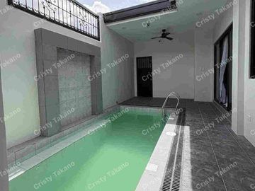Modern Bungalow House with Pool