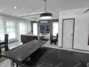 Pre-owned House with Big Lot