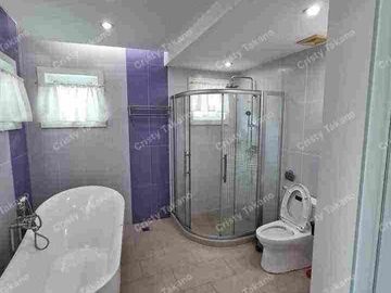Pre-owned House with Big Lot