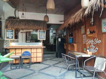 Jual Rumah Plus Cafe Di Menteng, Usaha Sudah Berjalan