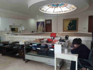 Jual Rumah Plus Cafe Di Menteng, Usaha Sudah Berjalan
