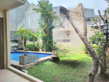 Rumah Citraland Surabaya Barat Deket Gwalk Semi Furnished