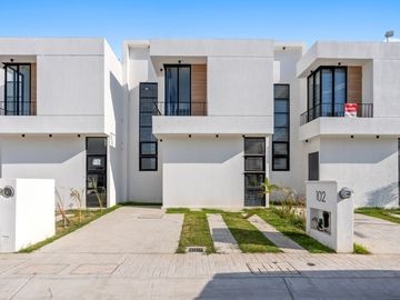 Casa en Venta, fracc Aldea Hortus, Bucerias, Bahia de Banderas, Nayarit.
