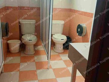 VENDO EDIFICIO DE 3 NIVELES EN ZONA COMERCIAL