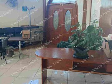 VENDO EDIFICIO DE 3 NIVELES EN ZONA COMERCIAL