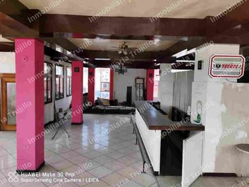 VENDO EDIFICIO DE 3 NIVELES EN ZONA COMERCIAL