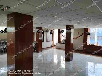 VENDO EDIFICIO DE 3 NIVELES EN ZONA COMERCIAL