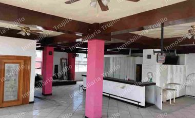 VENDO EDIFICIO DE 3 NIVELES EN ZONA COMERCIAL