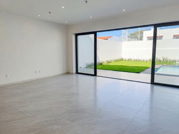Casa Nueva en Fluvial Vallarta - 4 recamaras  - 4 baños –  343m2