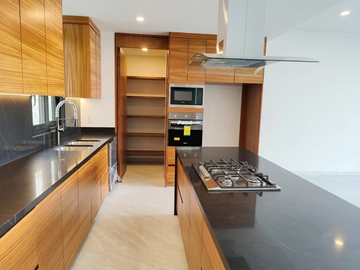 Casa Nueva en Fluvial Vallarta - 4 recamaras  - 4 baños –  343m2