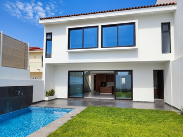 Casa Nueva en Fluvial Vallarta - 4 recamaras  - 4 baños –  343m2