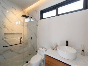 Casa Nueva en Fluvial Vallarta - 4 recamaras  - 4 baños –  343m2