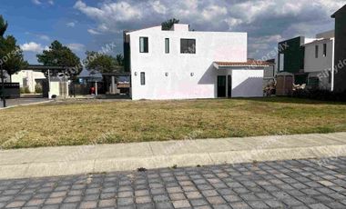 Casa con recámara en planta baja