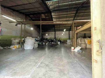 gudang strategis akses container area industri solo baru