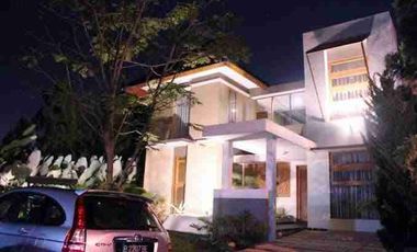 DIJUAL RUMAH MEWAH 2 LANTAI DI BSD CITY TANGERANG BANTEN