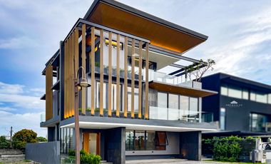 For Sale, 5 Bedroom House and Lot in Las Pinas City at Alabang West