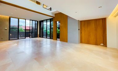 For Sale, 5 Bedroom House and Lot in Las Pinas City at Alabang West