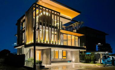 For Sale, 5 Bedroom House and Lot in Las Pinas City at Alabang West