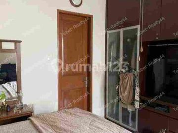 Rumah Minimalis 2 lantai di Tebet Timur, Jalan 2 mobil