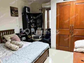 Rumah Minimalis 2 lantai di Tebet Timur, Jalan 2 mobil