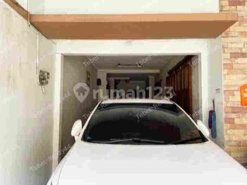 Rumah Minimalis 2 lantai di Tebet Timur, Jalan 2 mobil