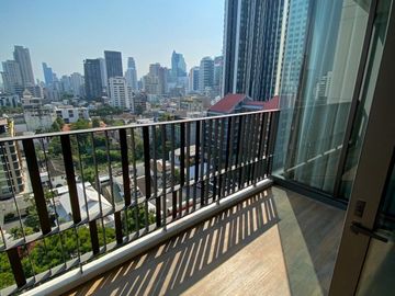 Pet friendly condo for sale - Muniq Sukhumvit 23