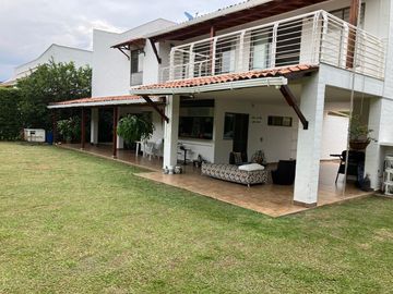 VENDO CASA EN LA MORADA A LAS AFUERAS DE CALI VALLE DEL CAUCA