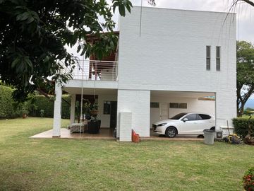 VENDO CASA EN LA MORADA A LAS AFUERAS DE CALI VALLE DEL CAUCA