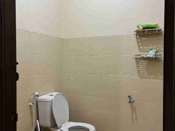 Jual cepat rumah 2 lantai 500 jutaan di Riungbandung, lokasi depan