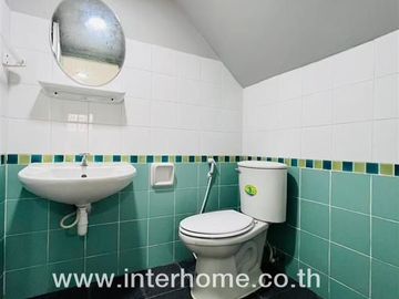 Two-story townhome, 35 sq.wa., Pruksa 13 Village, Rangsit-Nakhon Nayok Road, Klong Sam Canal Road, Klong Luang, Pathum Thani.