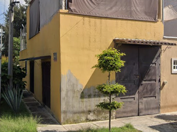 Casa En Remate Bancario- Hacienda Santa Fe, Tlajomulco, Jalisco.