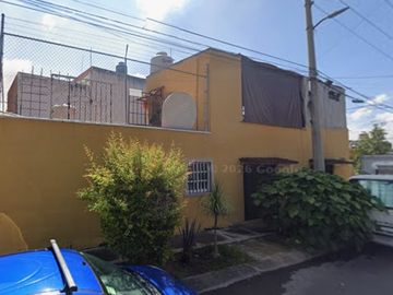 Casa En Remate Bancario- Hacienda Santa Fe, Tlajomulco, Jalisco.