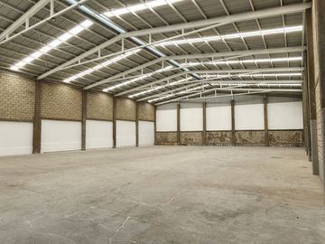 RENTO BODEGA SEMINUEVA $85,000.00 CARRETERA LEON-LAGOS No. 251 DISPONIBLE 1o DE ABRIL 2026