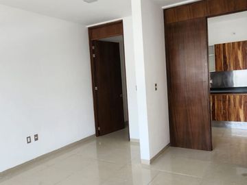 RENTO BODEGA SEMINUEVA $85,000.00 CARRETERA LEON-LAGOS No. 251 DISPONIBLE 1o DE ABRIL 2026