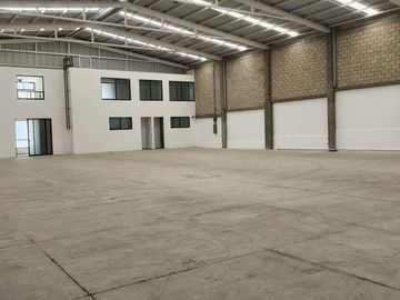RENTO BODEGA SEMINUEVA $85,000.00 CARRETERA LEON-LAGOS No. 251 DISPONIBLE 1o DE ABRIL 2026