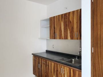 RENTO BODEGA SEMINUEVA $85,000.00 CARRETERA LEON-LAGOS No. 251 DISPONIBLE 1o DE ABRIL 2026