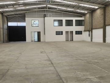 RENTO BODEGA SEMINUEVA $85,000.00 CARRETERA LEON-LAGOS No. 251 DISPONIBLE 1o DE ABRIL 2026