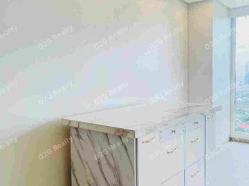 3-Bedroom Newly Renovated Condo for Sale – Bellagio Tower 2, BGC
Facing Manila Golf & Country Club